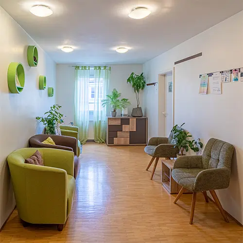 Wartebereich der Osteopathie Praxis Vita Neumarkt in Neumarkt